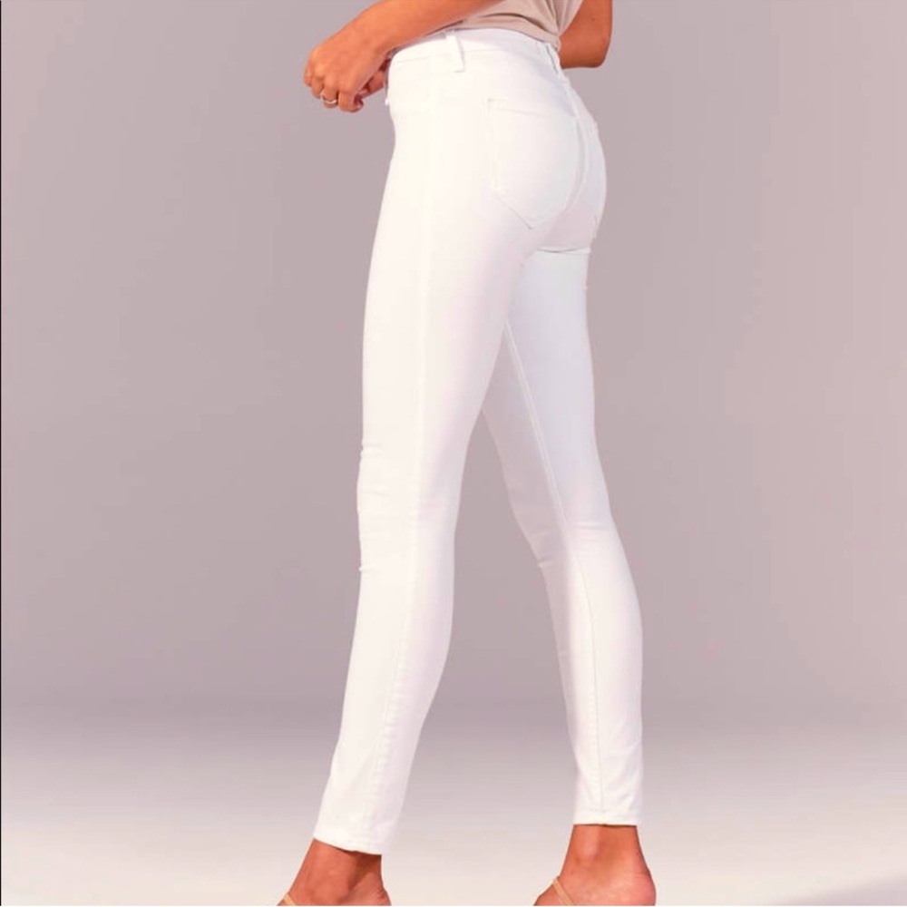 Abercrombie & Fitch White Mid-Rise Cigarette Jean Legging-26W/ 2 Long.